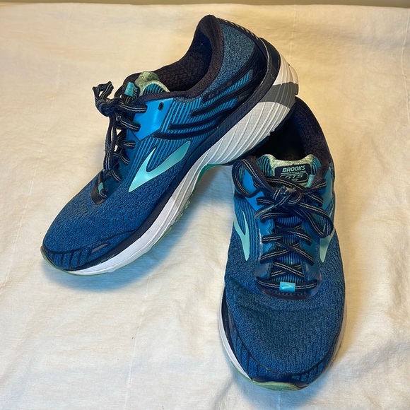 Brooks Shoes - Brooks Adrenaline GTS 18 Size 8.5